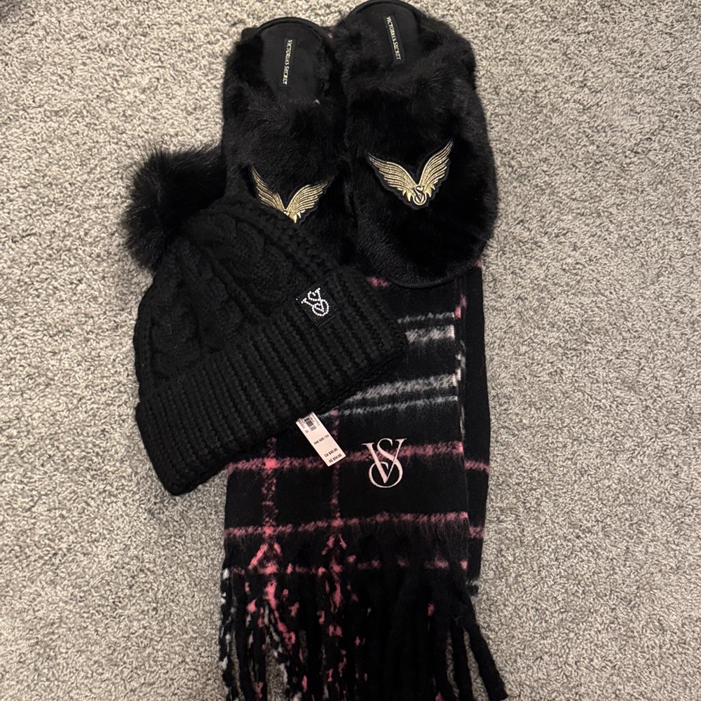 Victoria's Secret Black and Pink Winter Set
